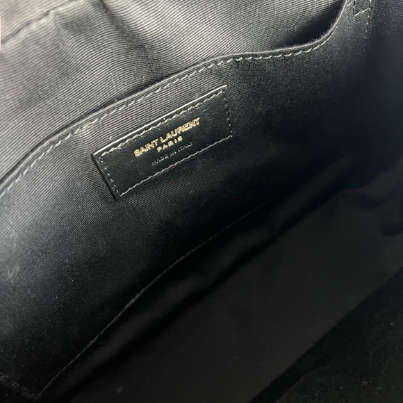 🩷SOLD🩷Yves Saint Laurent Lou Camera Bag - Picture 12 of 16